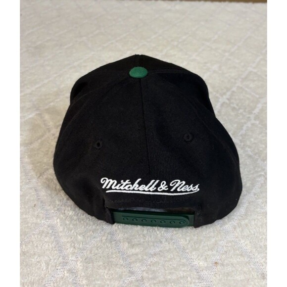 Mitchell & Ness Vintage Philadelphia Eagles Logo Embroidered SnapBack Hat - Picture 5 of 14